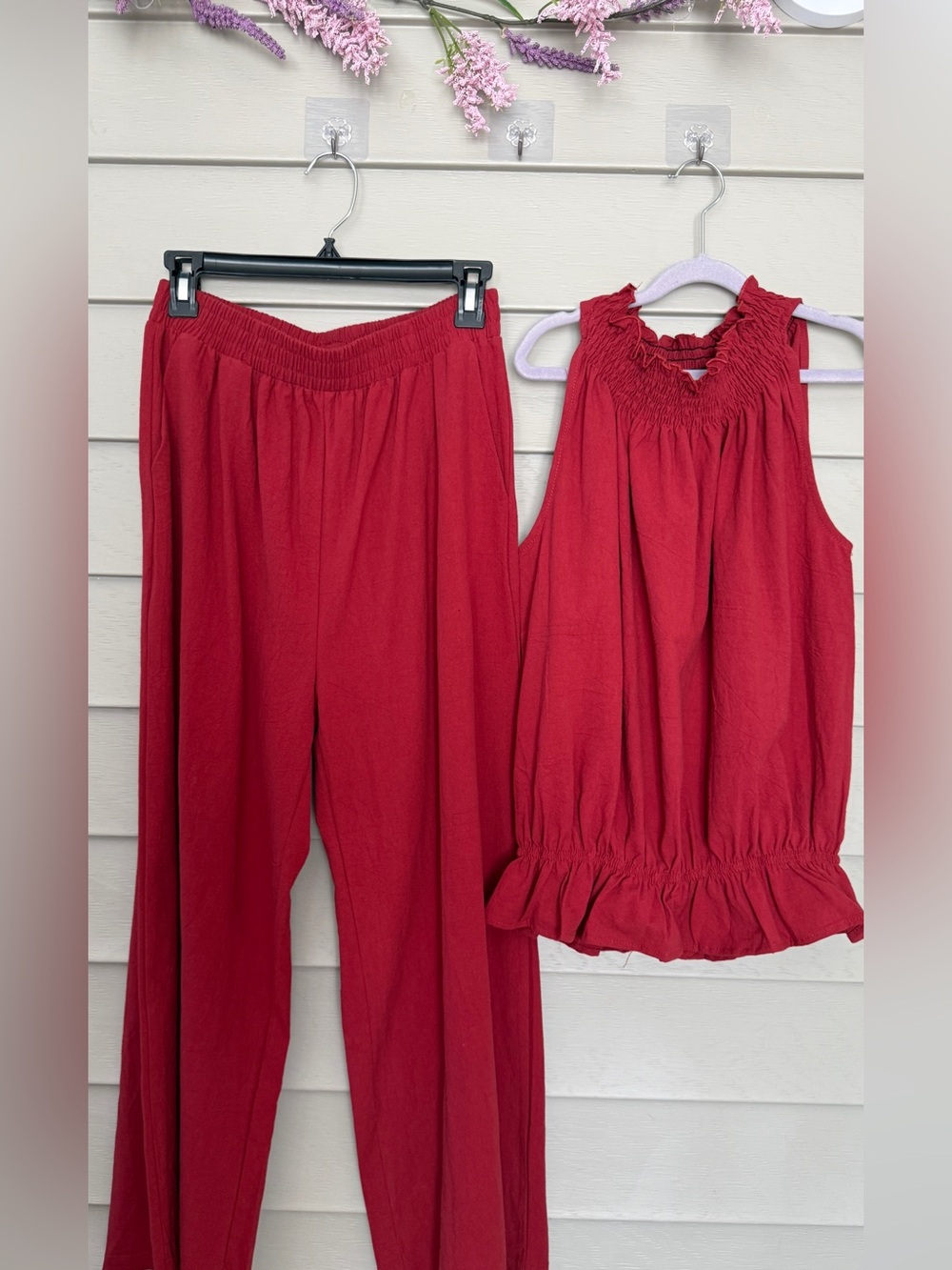 Women’s Red Smocked Waist Pants & Ruffle-Hem Sleeveless Top Set size M